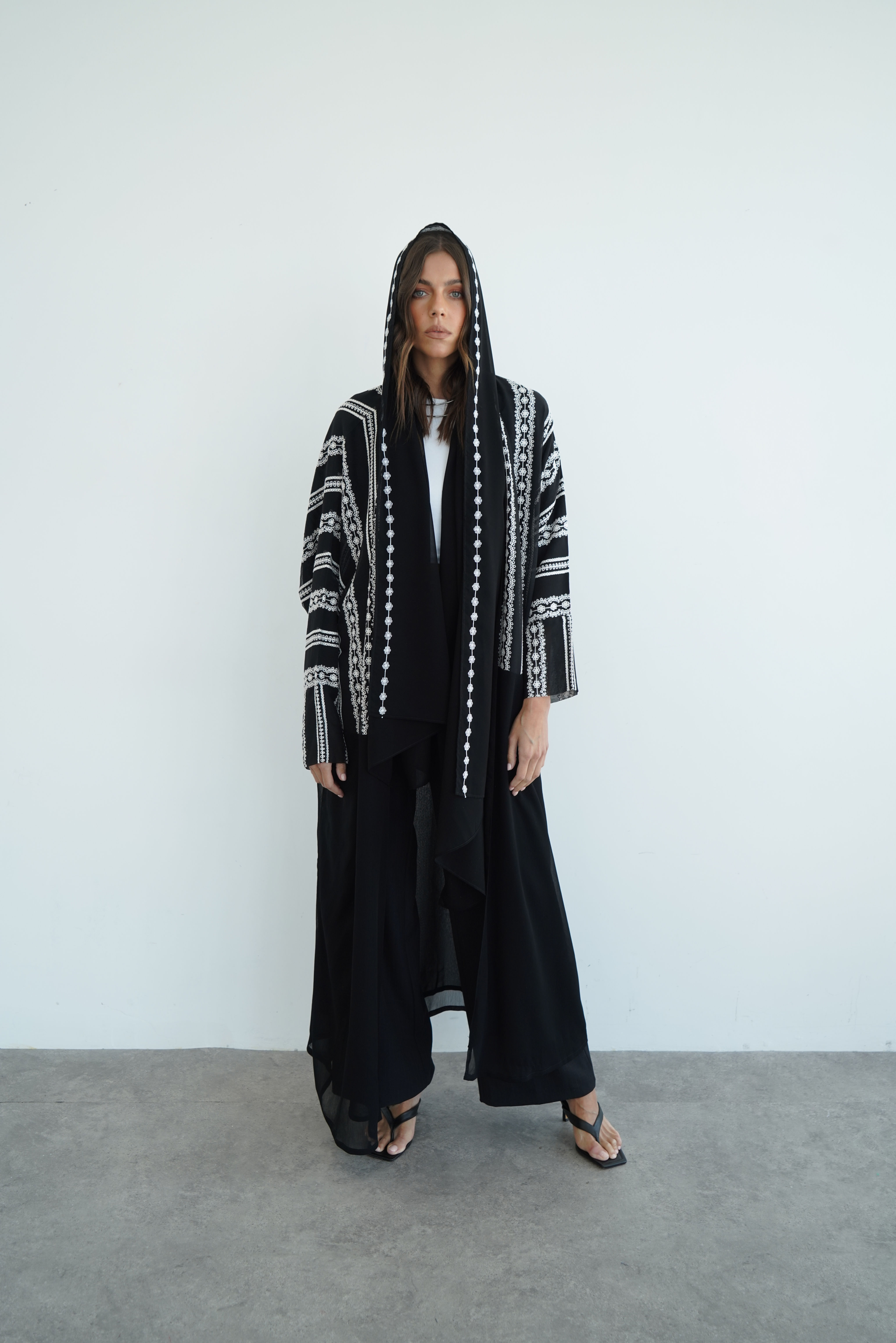 Flower Fields Abaya In Black