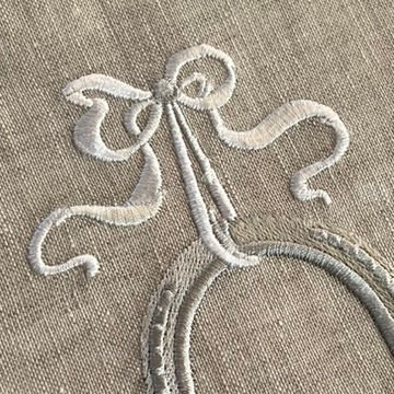 サムネイル： 【春の章】刺繍生地ー祝福の馬蹄ー
