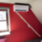 Airco in gekapte leidingen slaapkamer