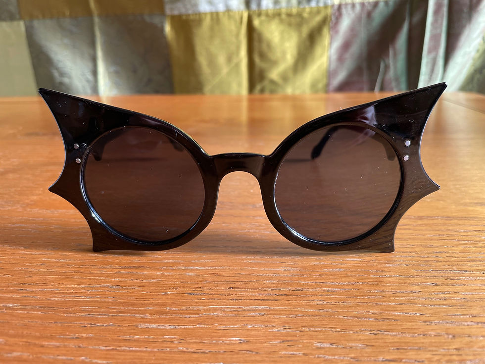 Thumbnail: Goth Bat Sunglasses
