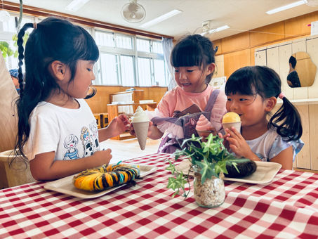 7月11日(金)異年齢交流が始まりました☆
(りす.うさぎ.ぞう♫)