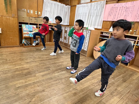1月24日(水)「エイッ!」空手に挑戦しました☆
