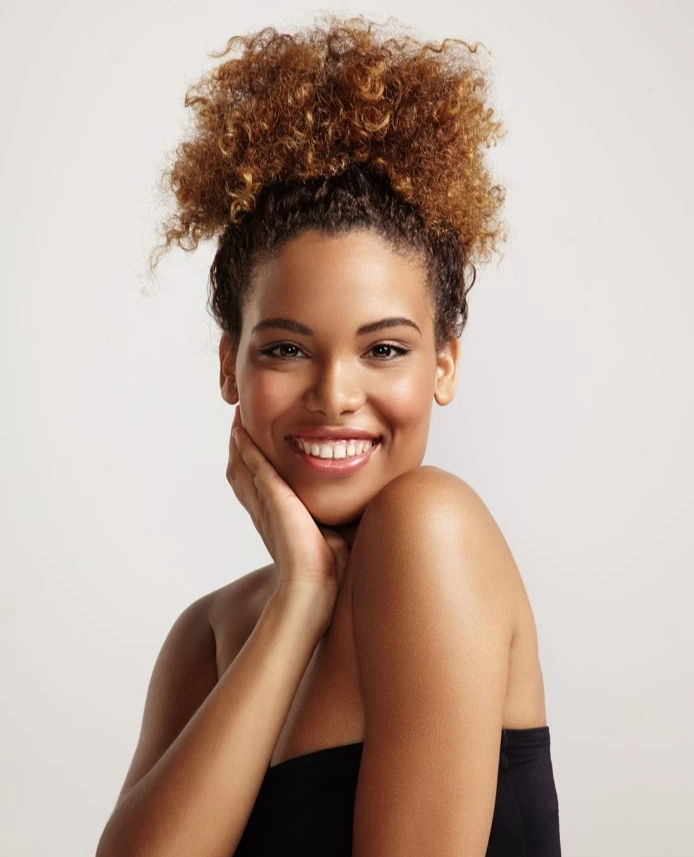 mulher com pele saudável