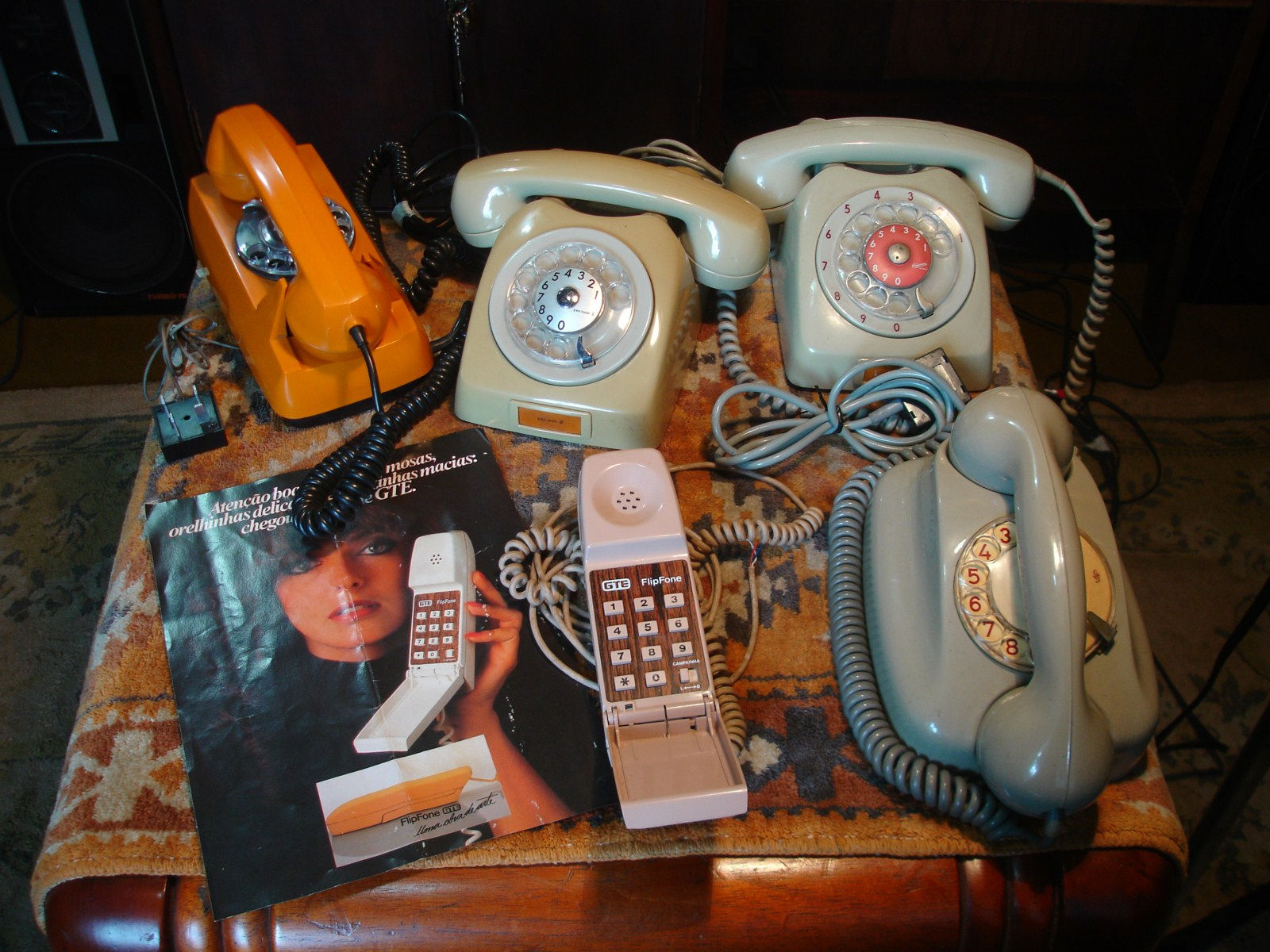 LOTE (CINCO) Telefones ANTIGOS ORIGINAIS de Fábrica