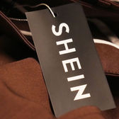Shein é multada em mais de 22 milhões de euros e caso acende alerta sobre transparência no varejo de moda