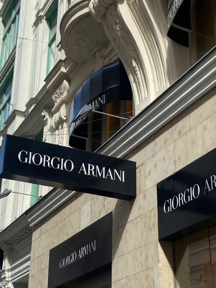 Grupo Armani é multado em US$ 4 milhões por greenwashing e irregularidades trabalhistas