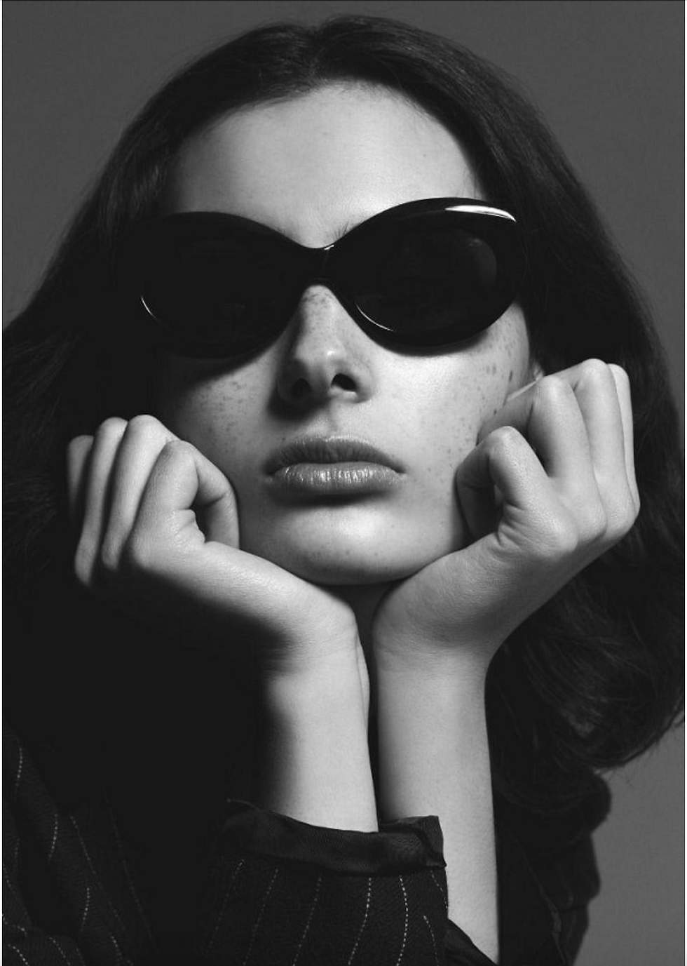 EssilorLuxottica se torna principal acionista da Nikon — uma movimentação para o Fashion Law