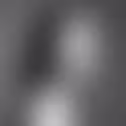 Collab: Swarovski e Ariana Grande lançam coleção cápsula inspirada em notas musicais