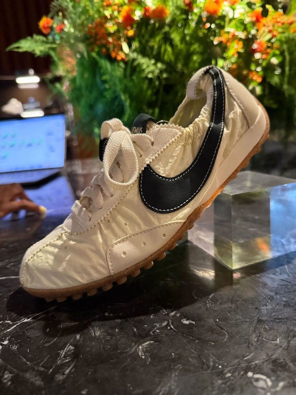 Nike x Jacquemus: o renascimento do Moon Shoe e os reflexos no Direito da Moda