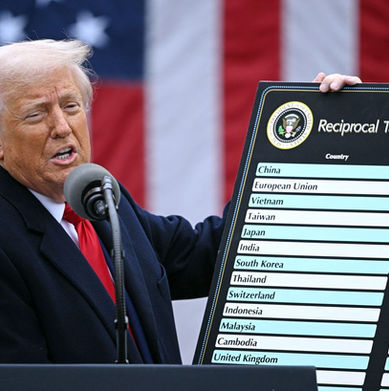 Tribunal dos EUA declara ilegais tarifas de Trump e decisão expõe impactos jurídicos no mercado global da moda