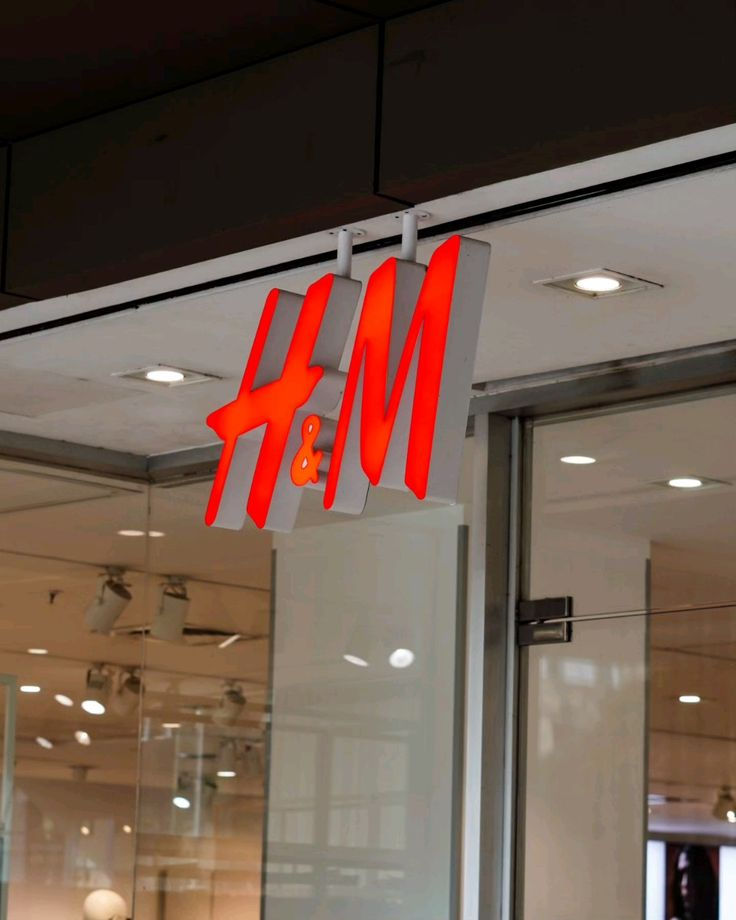 H&M chega ao Brasil: expansão exige atenção jurídica ao fast fashion sustentável