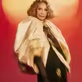 Collab da Zara com Marisa Berenson transforma storytelling, herança cultural e propriedade intelectual em estratégia