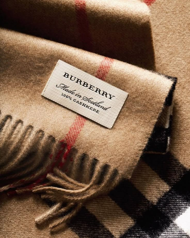 Burberry volta à cidade com nova campanha Outono/Inverno 2025