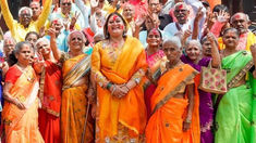 Seema Singh celebrates Holi with the old age people