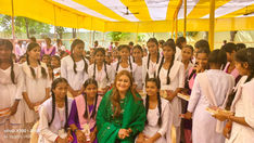 Seema Singh Facilitates library and hygiene facilities for girls in Patna