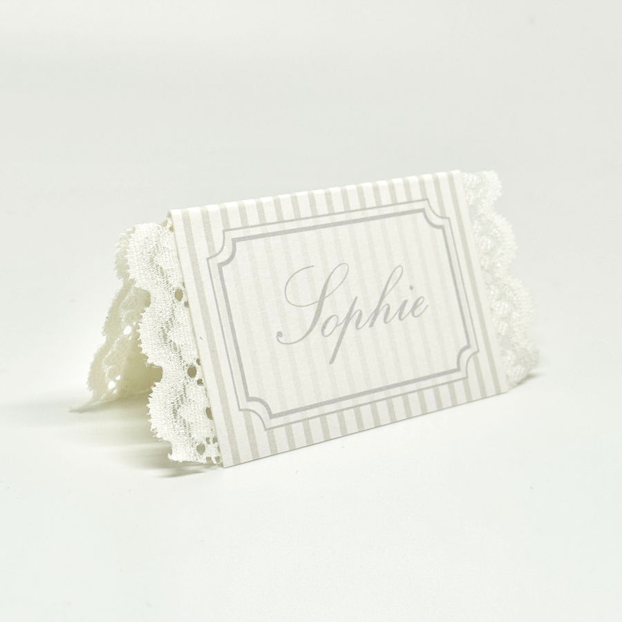 klassiek-naamkaartje-streeppatroon-met-kant