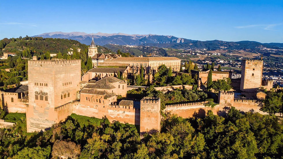 Endülüs'ün Kalbi: Granada'daki Elhamra Sarayı ve Sevilla'daki Alcazar Sarayı