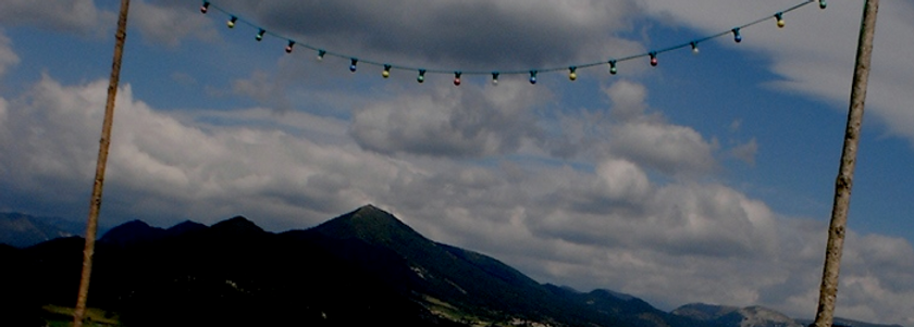 montagnes-nuages-la paix demenage.png
