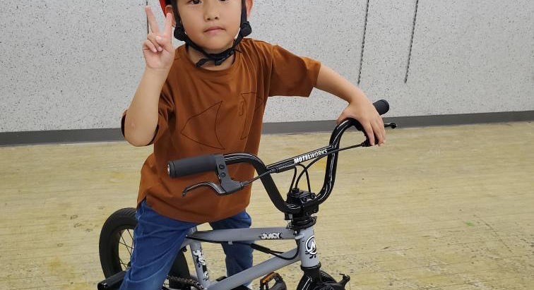 ★BMXライダー繋がりでご成約！★１４インチキッズBMXを配送にてお届け！！