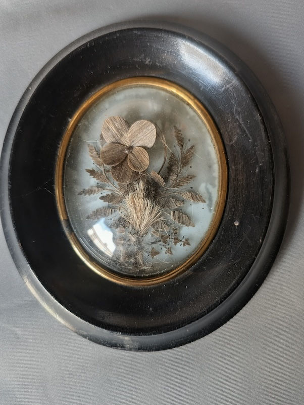 Reliquary with hair palette work