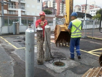 Remoção de tanques