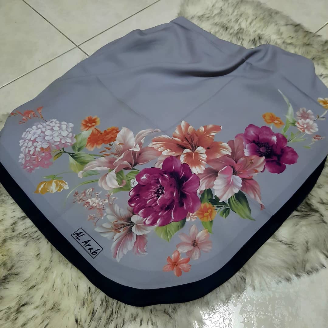 Grey Flowering Scarf ❤
