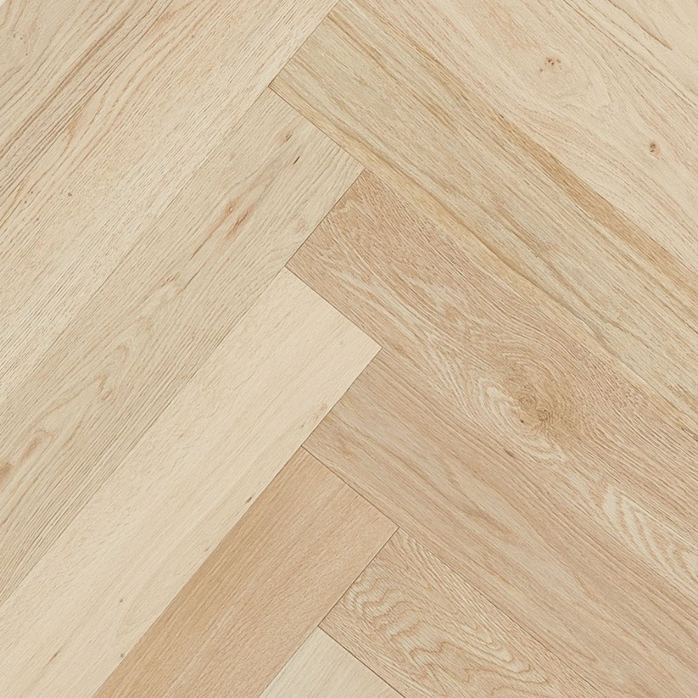 Oak uf herringbone wood flooring
