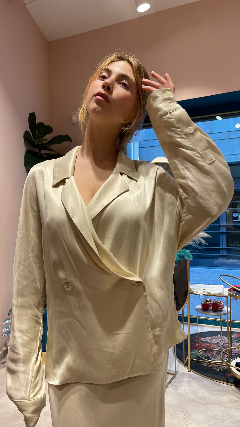 Thumbnail: Giacca a blusa doppio bottone in cupro (effetto seta cotta)