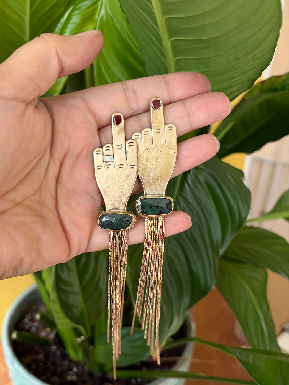 Thumbnail: The Byrd (Raw Emerald)