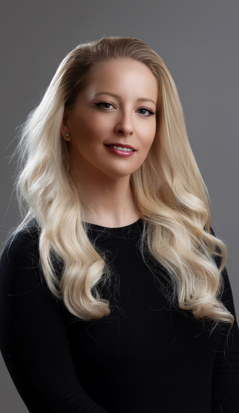 Copy of Headshot - Avigail Goldglancz.jpg