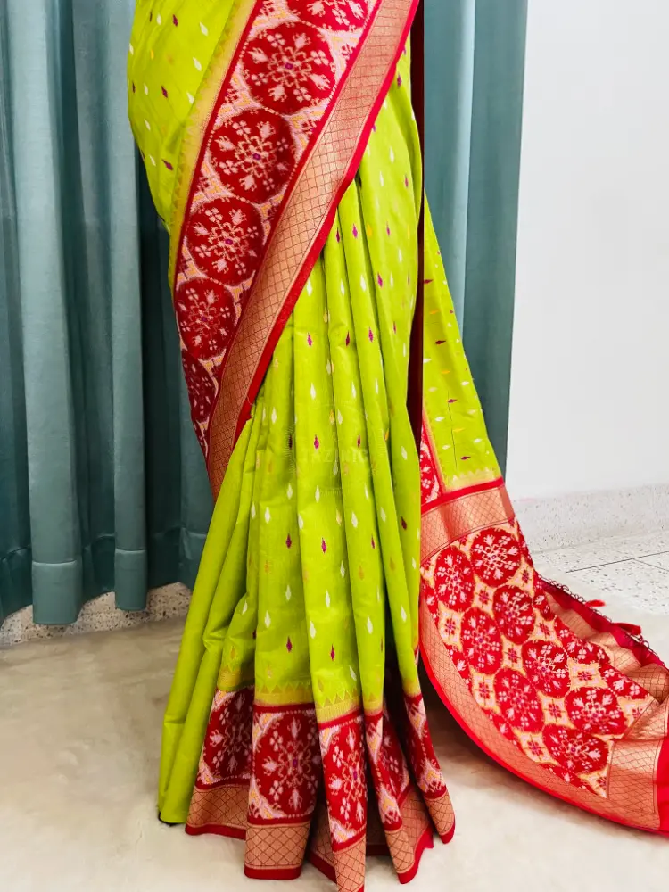 Thumbnail: Ikkat Silk Kotki Border - Parrot Green