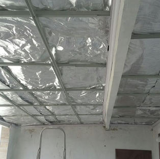 Manta Térmica instalada com Forro de PVC.