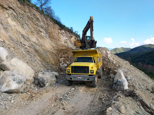 Esta por iniciar la construcción de la séptima etapa del camino La Lagunita - San Juan de Dios - Los Álamos, en Atarjea