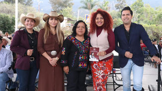 Rinde informe legislativo Plásida Calzada, primera mujer diputada indígena en Guanajuato