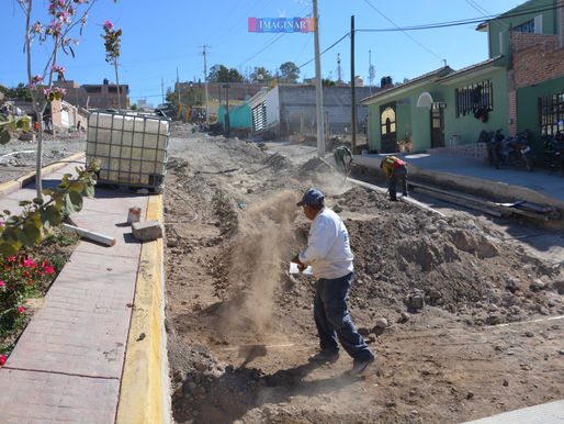 Inicia segunda etapa de la pavimentación de la calle Estrella en “La Montañita”