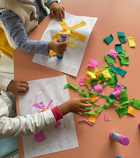 collage et motricité fine