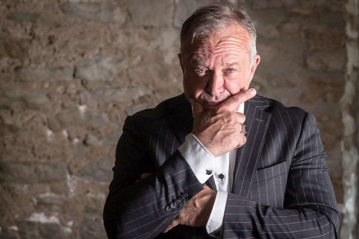 Edward Stone posing at the Old Stone Inn