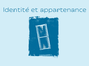 bande de film sur cyanotype bleu