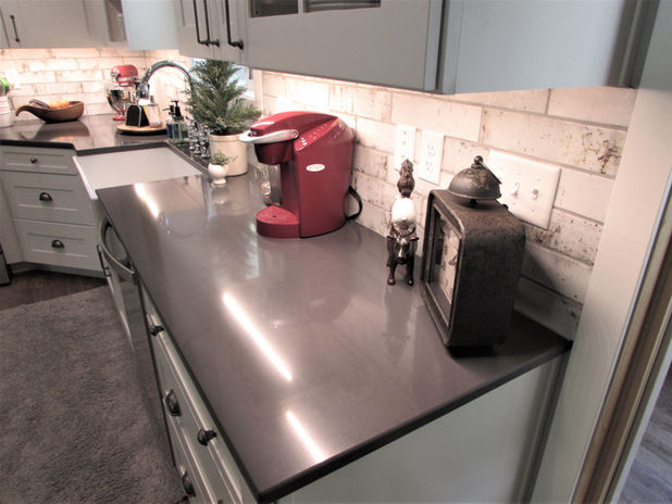 GREY QUARTZ- VINTAGE SUBWAY TILE.JPEG