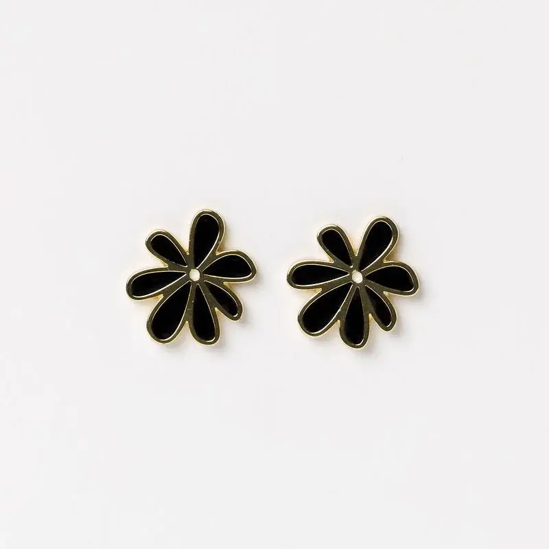 Thumbnail: Studs - Daisy