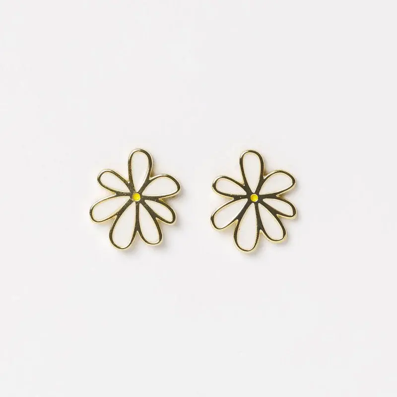 Studs - Daisy