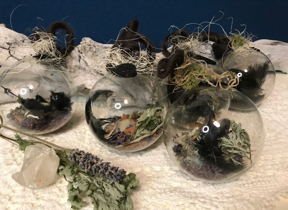 Kugel, Witch Ball gefüllt mit Kräuter