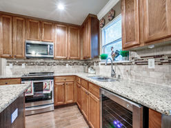 1027-magnolia-field-san-antonio-tx-78251-MLS-20 (1).jpg