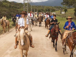 7ª Cavalgada da Fé promoveu encontro de fé e devoção entre CTGs do Paraná