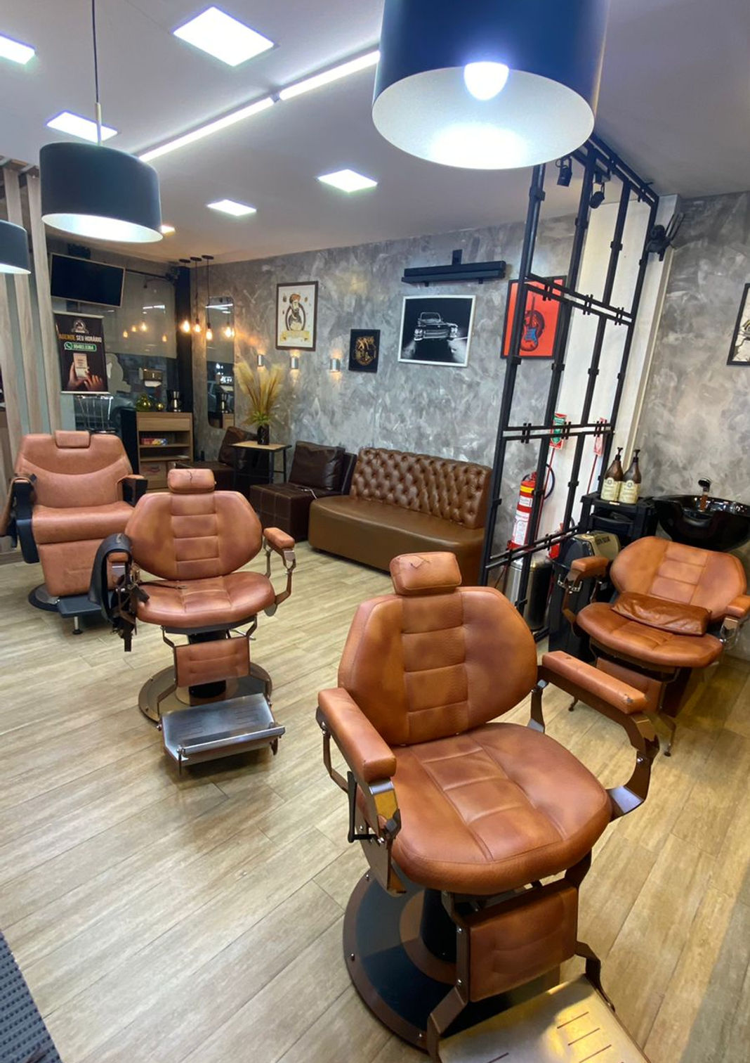 Interior da barbearia MR Mota