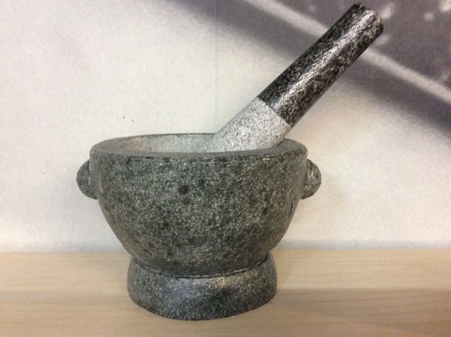 Mortar and Pestle in stone 12,7 cm