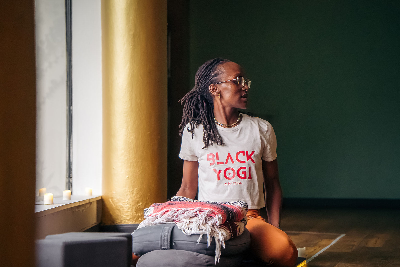 "Black Yogi" Flowy Crop Top