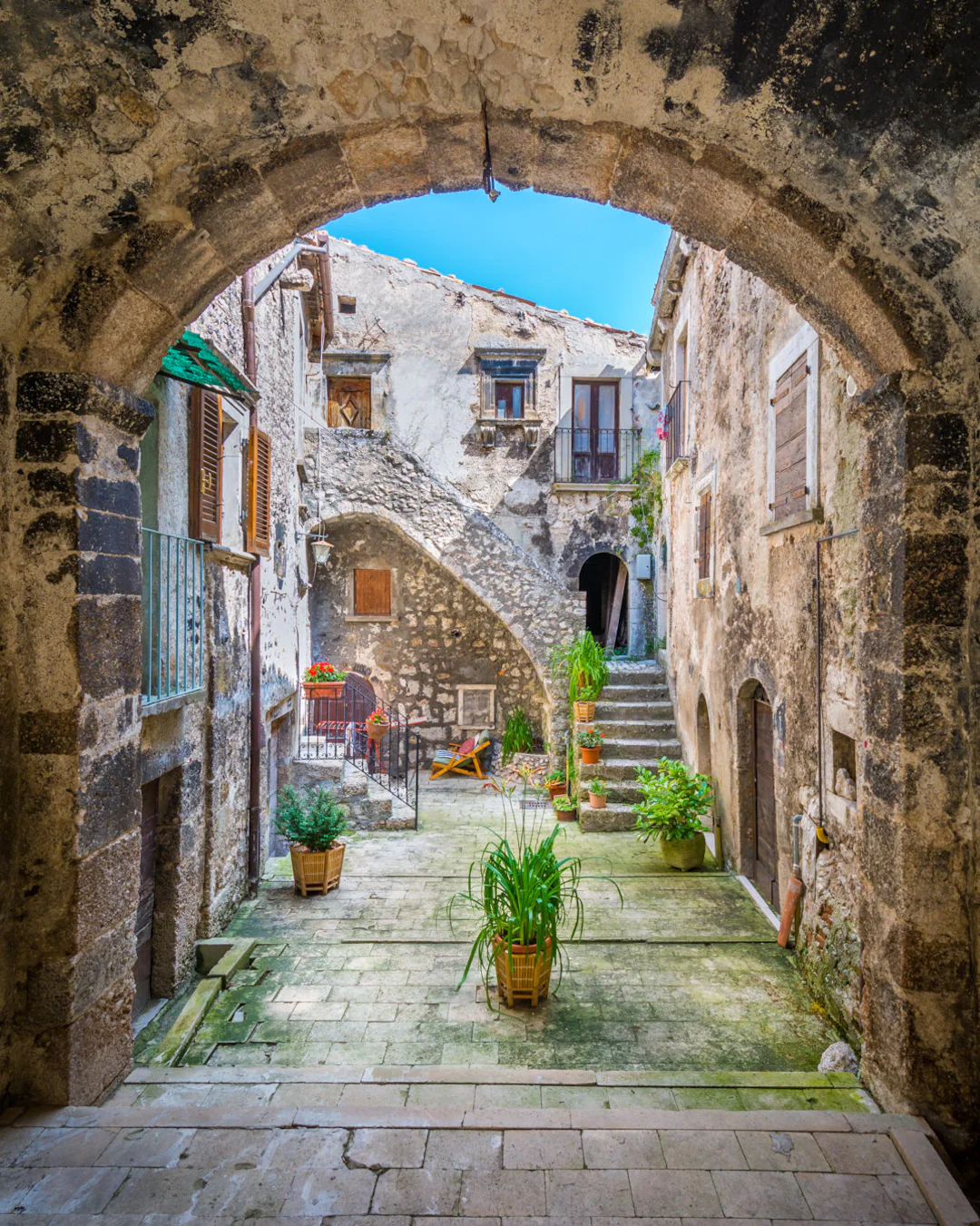 santostefanostreet.webp