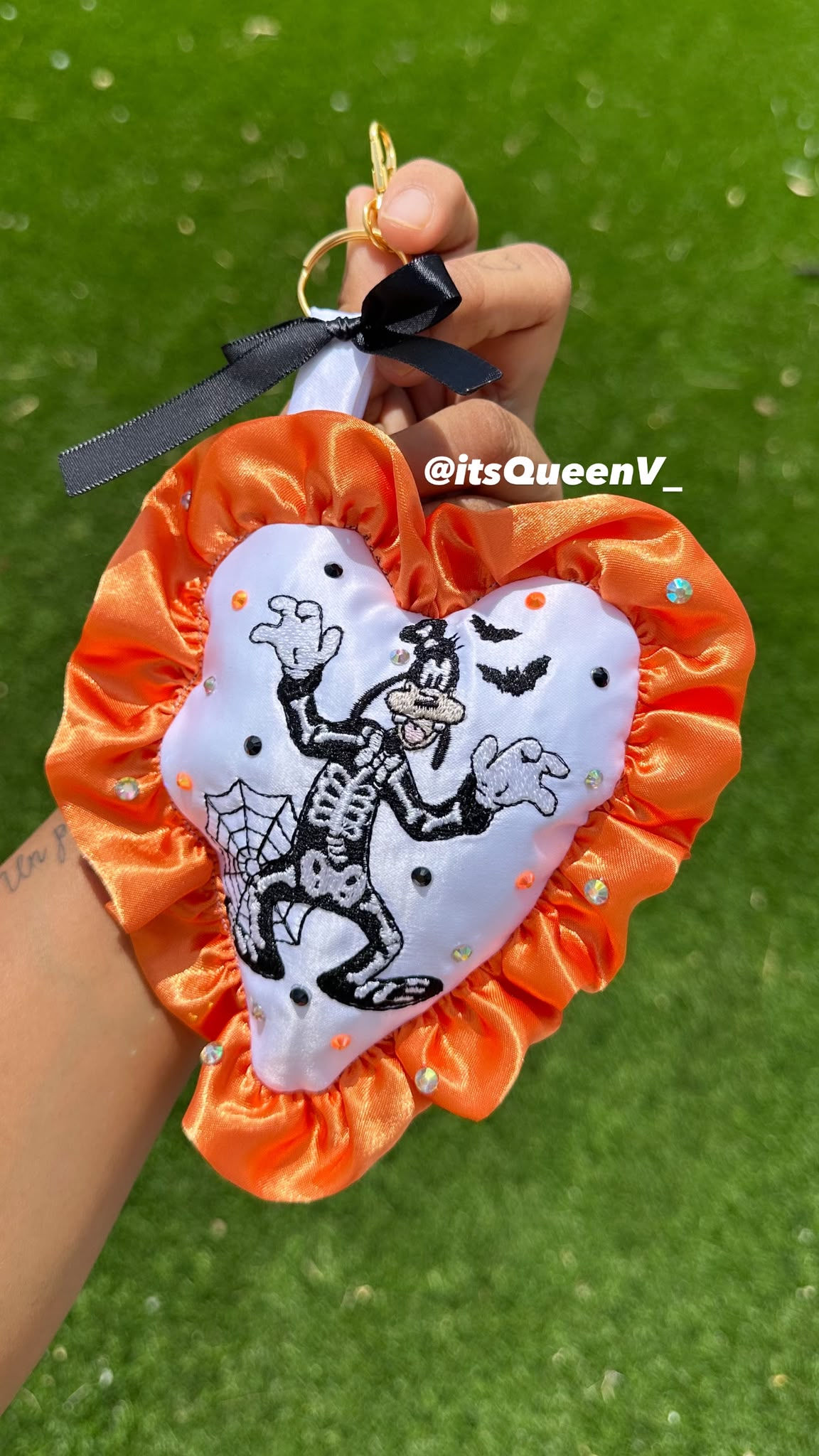 Halloween skeleton goofy Goofy - Character Embroidered Rhinestone Keychain
