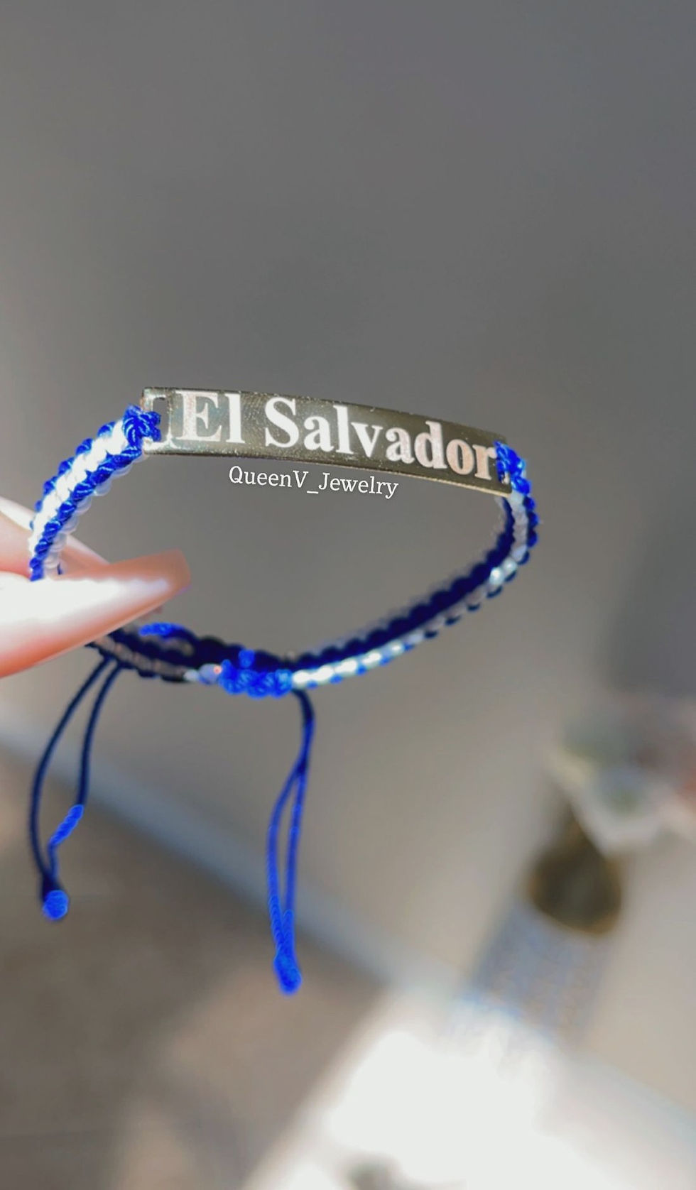 El Salvador Thread Bracelet